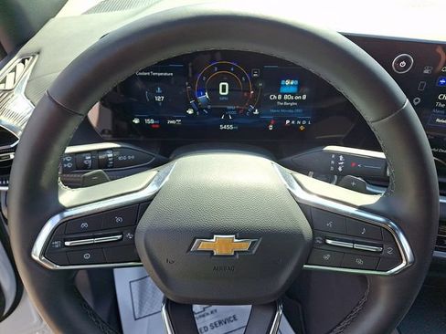 Used 2026 Chevrolet Equinox LT w/ Safety and Technology Package AWD/4WD image 4