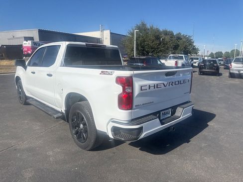 Used 2022 Chevrolet Silverado 1500 Custom image 5