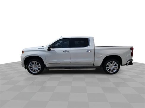 Used 2022 Chevrolet Silverado 1500 High Country w/ High Country Premium Package image 5