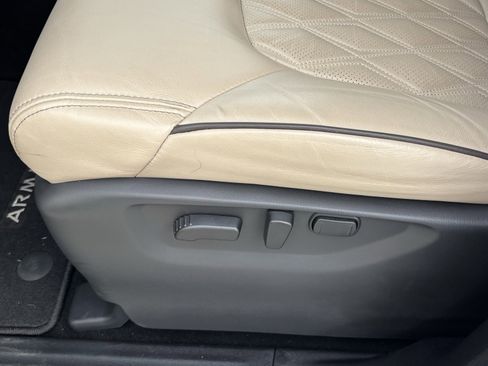 Used 2024 Nissan Armada Platinum w/ Captain's Chairs Package image 18
