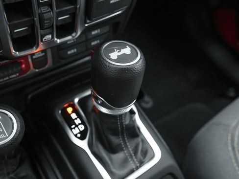 Used 2024 Jeep Wrangler Willys image 19