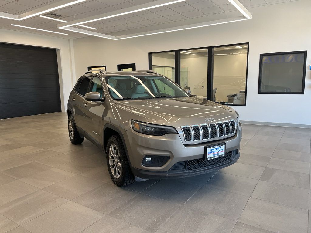 Used 2020 Jeep Cherokee Latitude Plus w/ Comfort/Convenience Group AWD/4WD image 1
