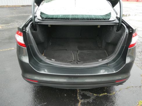 Used 2016 Ford Fusion SE w/ Equipment Group 201A image 24