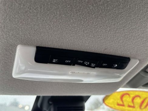 Used 2022 Nissan Versa S image 30