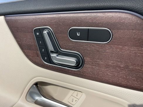 Used 2023 Mercedes-Benz GLA 250 4MATIC image 21