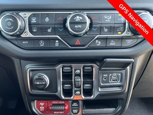 Used 2025 Jeep Wrangler Unlimited Rubicon image 6