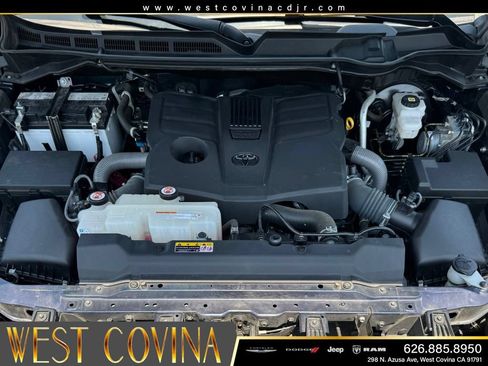 Used 2024 Toyota Tundra Limited w/ TRD Off-Road Package AWD/4WD image 33