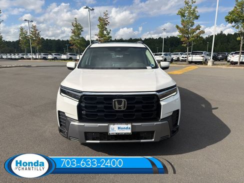 New 2026 Honda Pilot Elite image 2