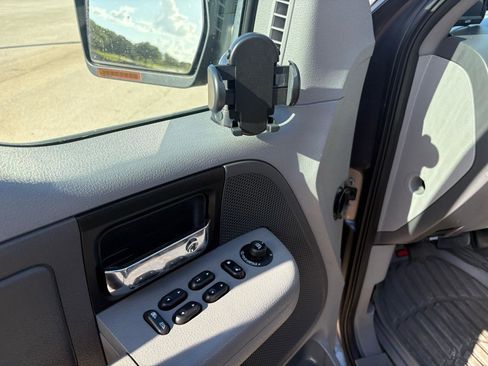 Used 2005 Ford F150 XLT AWD/4WD image 37