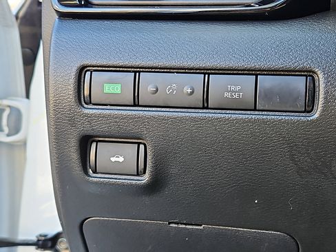 Certified 2023 Nissan Sentra SR w/ SR Premium Package image 24