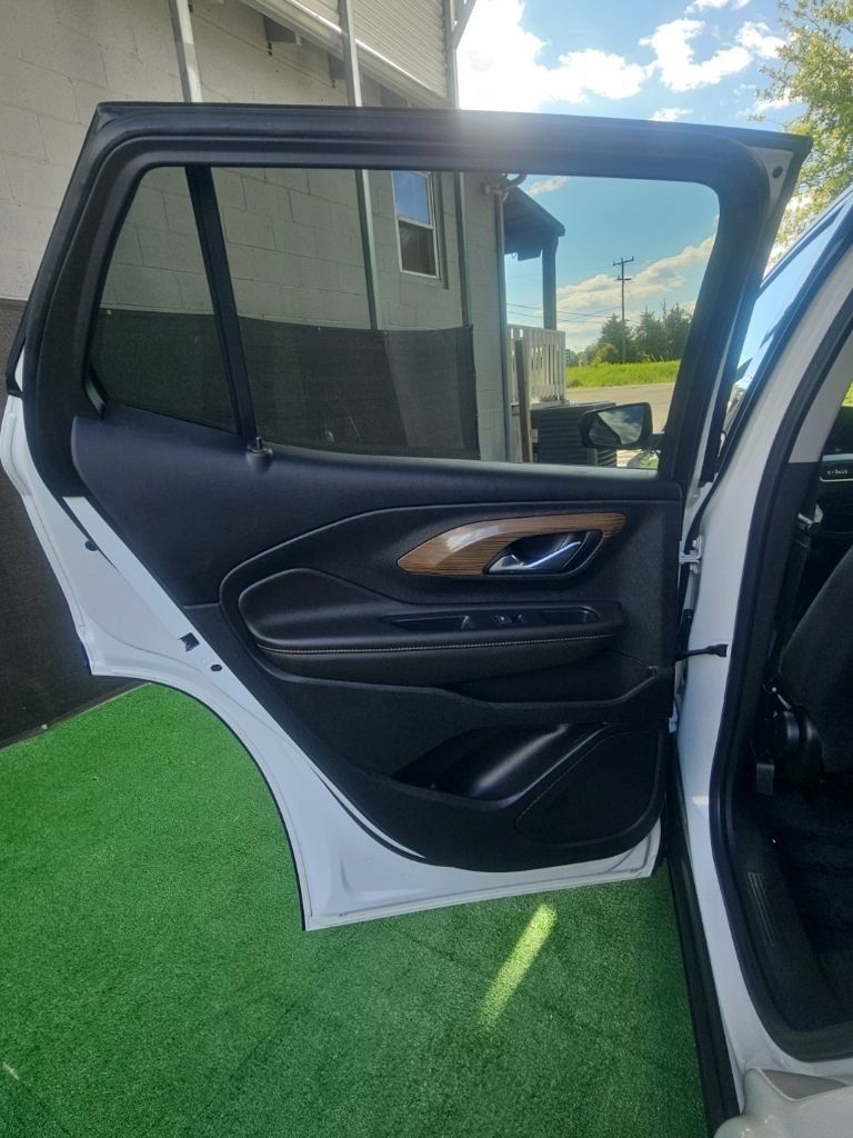Used 2020 GMC Terrain SLE FWD image 23