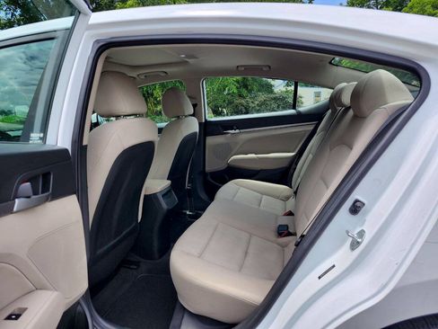 Used 2018 Hyundai Elantra Value Edition FWD image 5