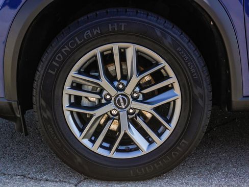 Used 2022 Nissan Rogue S image 10