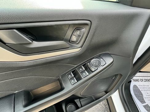 Used 2022 Ford Escape SE image 16