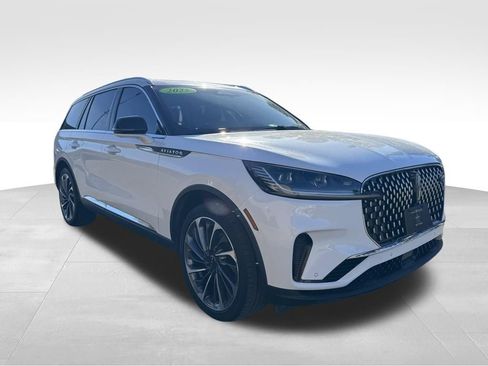 Used 2025 Lincoln Aviator Reserve w/ Equipment Group 201A image 5