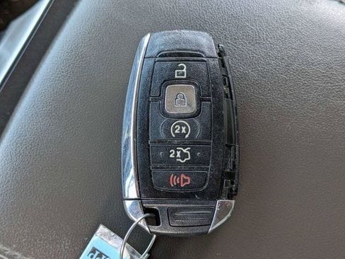 Used 2018 Lincoln MKX Reserve FWD image 30