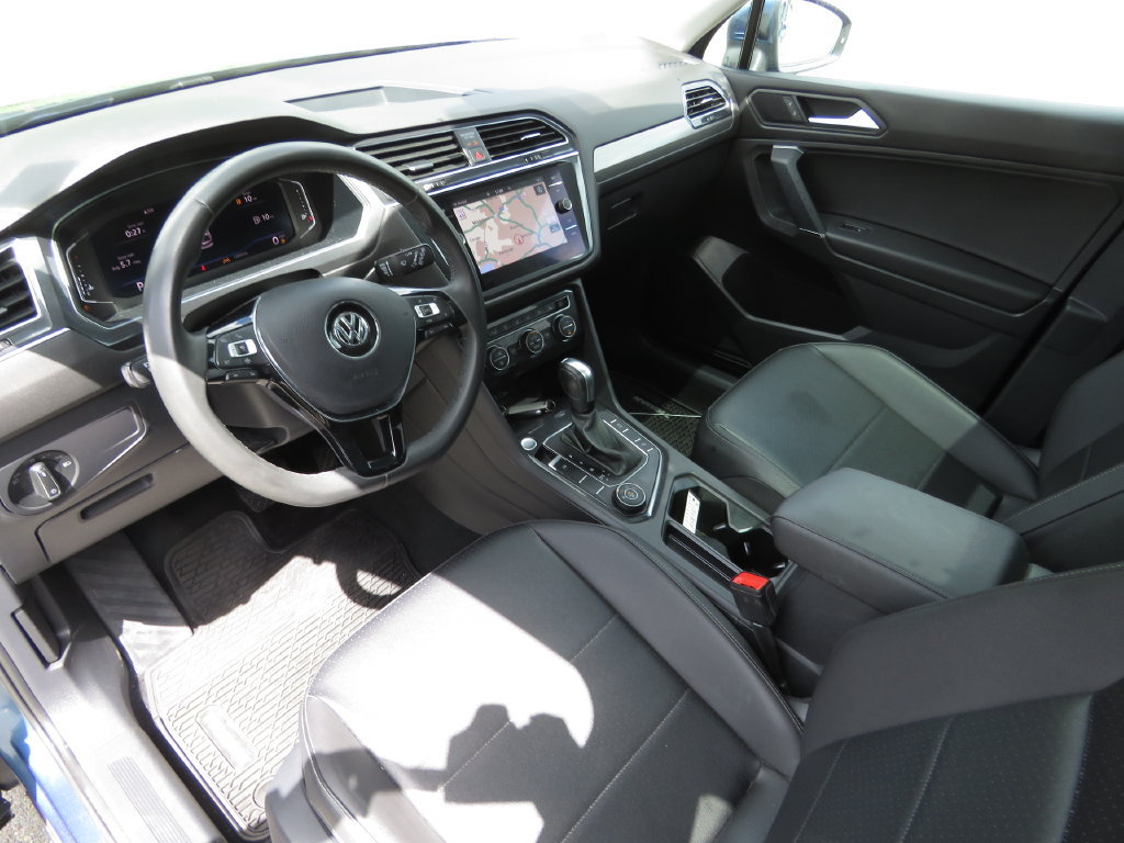 Used 2020 Volkswagen Tiguan SEL AWD/4WD image 11