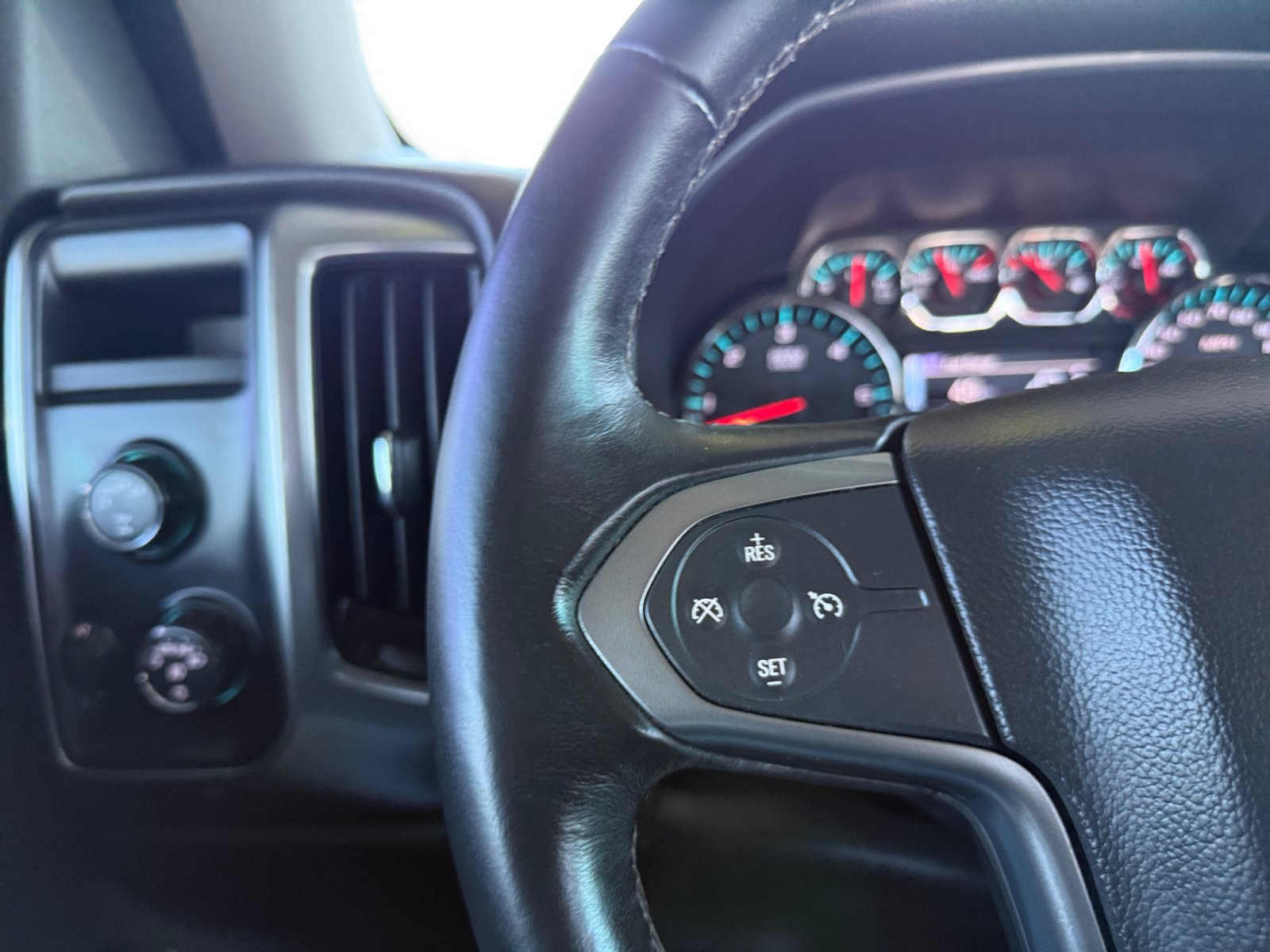 Used 2017 Chevrolet Silverado 1500 LT w/ All Star Edition AWD/4WD image 18