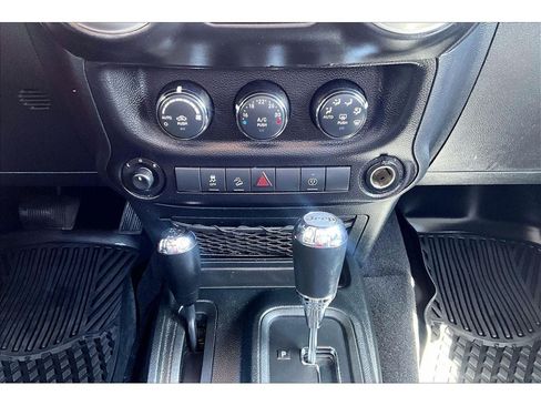 Used 2017 Jeep Wrangler Unlimited Sahara w/ Dual Top Group AWD/4WD image 26