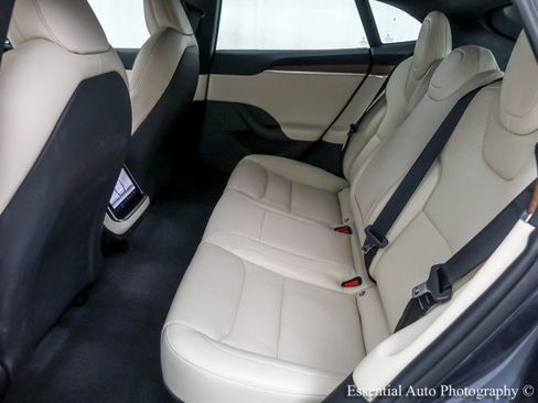 Used 2022 Tesla Model S image 13