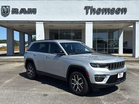 New 2025 Jeep Grand Cherokee Limited image 2