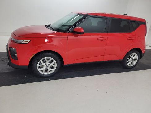 Used 2020 Kia Soul S FWD image 2