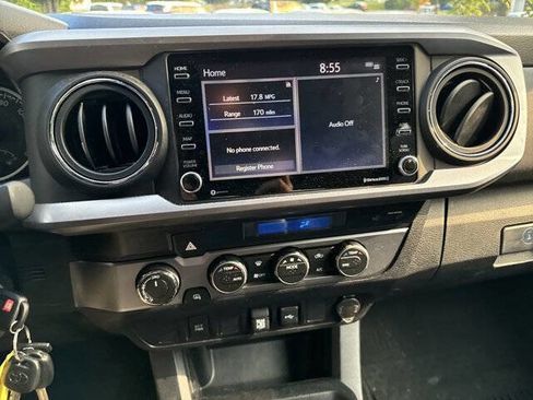 Used 2021 Toyota Tacoma SR5 w/ Trail Edition image 18