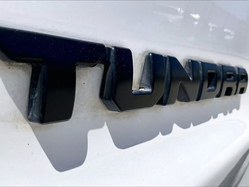 Used 2017 Toyota Tundra SR5 w/ SR5 Upgrade Package image 41