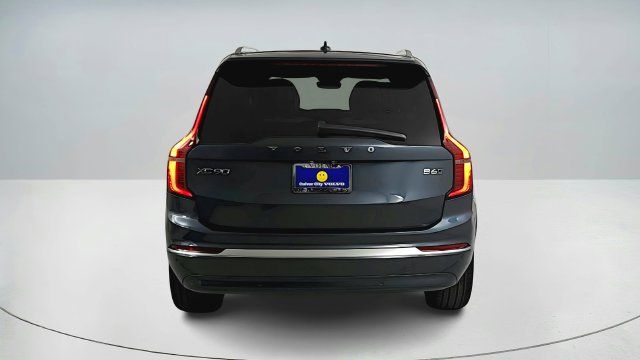 Used 2026 Volvo XC90 B6 Plus w/ Protection Package AWD/4WD image 5