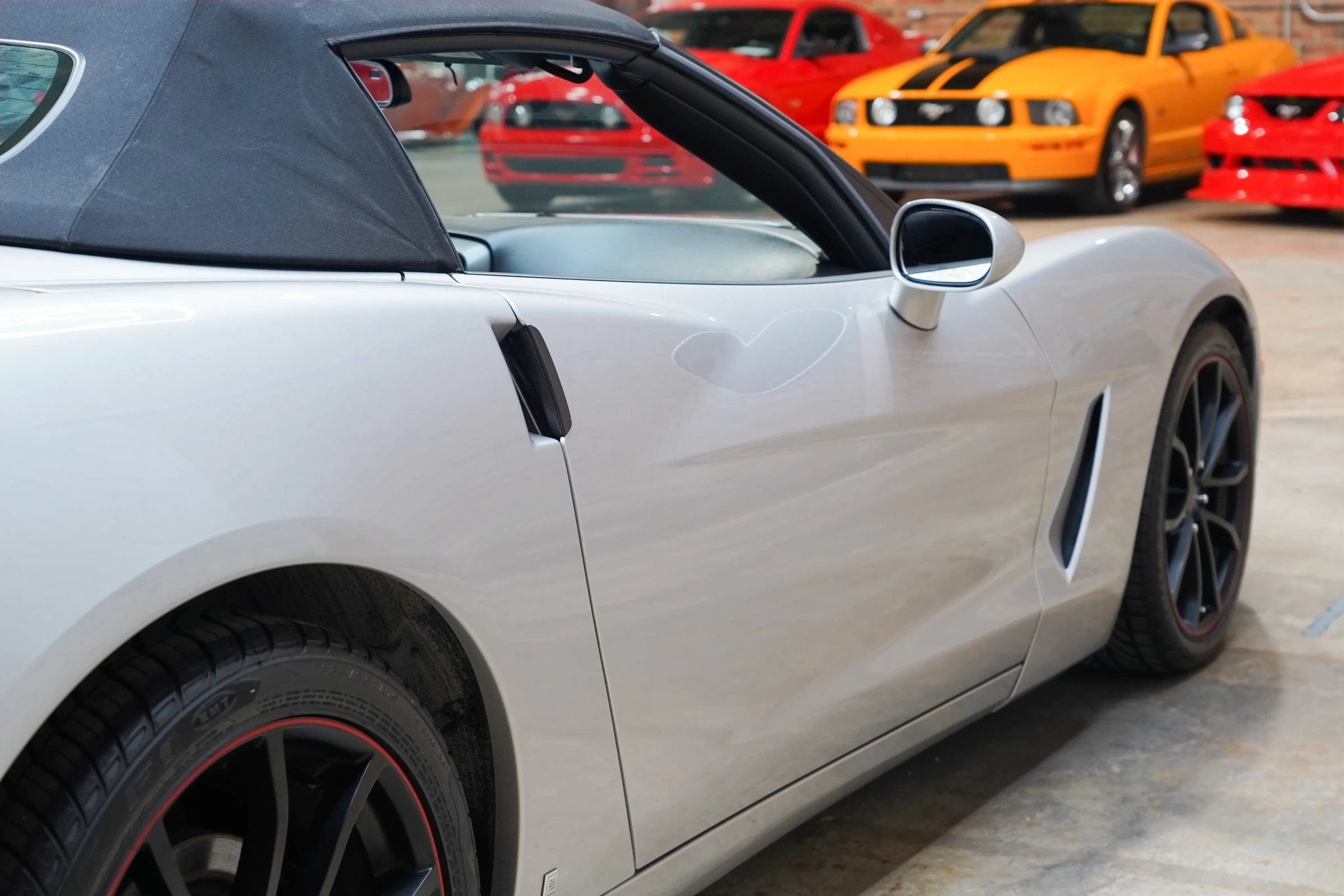 Used 2006 Chevrolet Corvette Coupe w/ Preferred Equipment Group RWD image 16