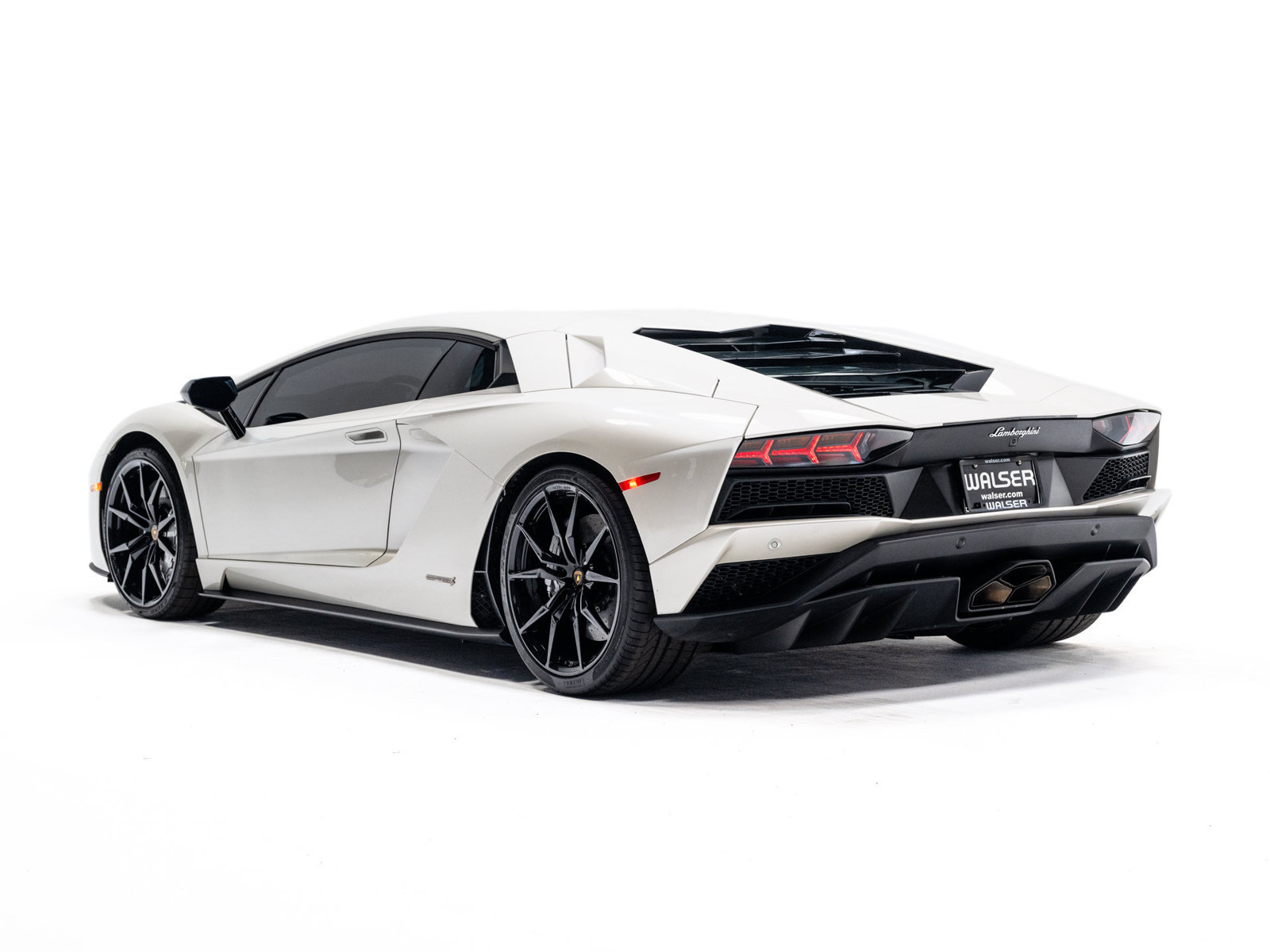 Used 2018 Lamborghini Aventador S AWD/4WD image 4