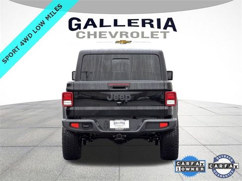 Used 2025 Jeep Gladiator Sport image 7