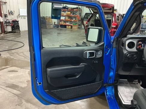 Used 2024 Jeep Wrangler Unlimited Sport AWD/4WD image 30