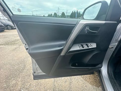 Used 2018 Toyota RAV4 XLE w/ Plus Extra Value Package AWD/4WD image 24