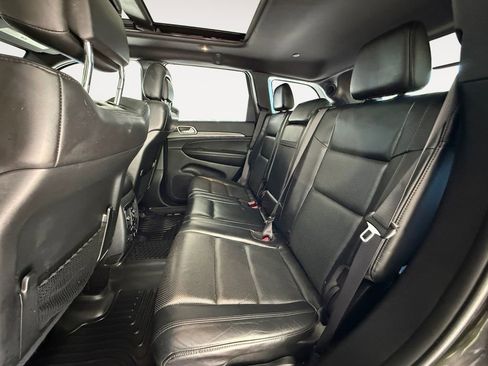 Used 2019 Jeep Grand Cherokee Limited w/ Luxury Group II AWD/4WD image 15