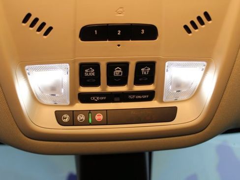 Used 2022 Buick Enclave Avenir w/ Avenir Technology Package AWD/4WD image 30