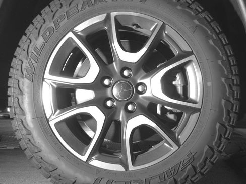 Used 2025 Jeep Compass Trailhawk AWD/4WD image 13