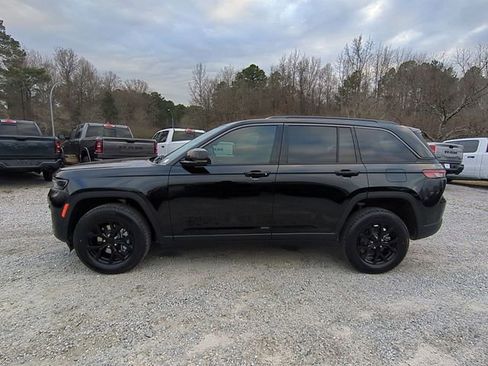 New 2026 Jeep Grand Cherokee Altitude AWD/4WD image 2