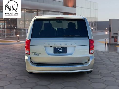 Used 2013 Dodge Grand Caravan SXT w/ Entertainment Group 1 FWD image 7
