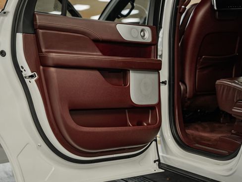 Used 2021 Lincoln Navigator L Black Label w/ Special Edition Package image 48