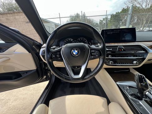 Used 2019 BMW 530i w/ Convenience Package image 19