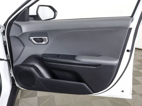 Used 2025 Kia K4 FWD image 22