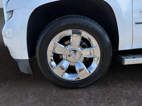 Used 2018 Chevrolet Tahoe LT w/ LT Signature Package AWD/4WD image 9