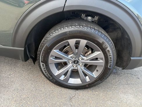 Used 2024 Ford Explorer XLT w/ Equipment Group 202A AWD/4WD image 32