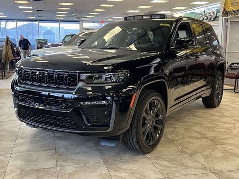 New 2026 Jeep Grand Cherokee Limited image 1