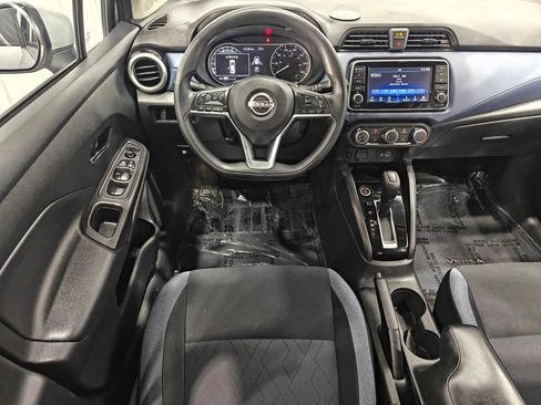Used 2024 Nissan Versa SV FWD image 4