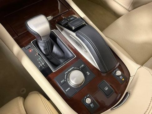 Used 2016 Lexus LS 460 w/ Comfort Package RWD image 27