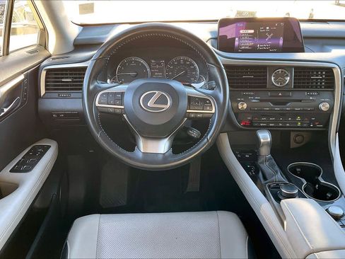 Used 2019 Lexus RX 350L w/ Premium Package image 5