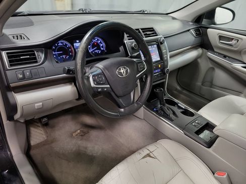 Used 2017 Toyota Camry XLE w/ Moonroof Package FWD image 18