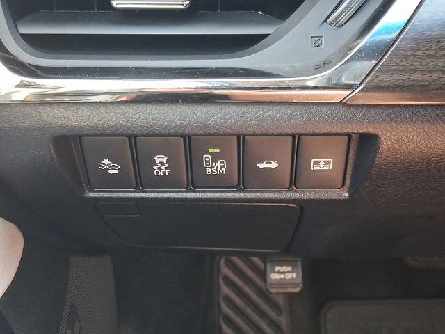 Used 2016 Toyota Avalon Limited w/ Toyota Safety Sense Package FWD image 24